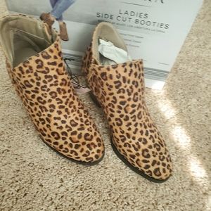 Wonen booties  Leopard
